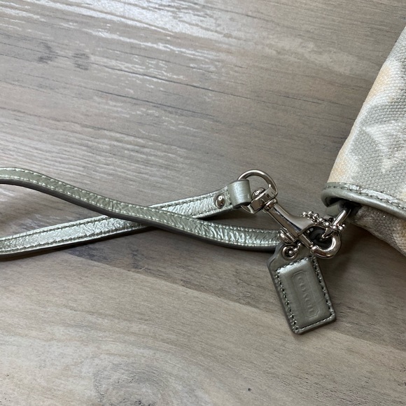 COACH Women's Kristin Wristlet Grey Signature Logo - Picture 4 of 12